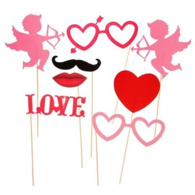 Набор фотобутафории Love is